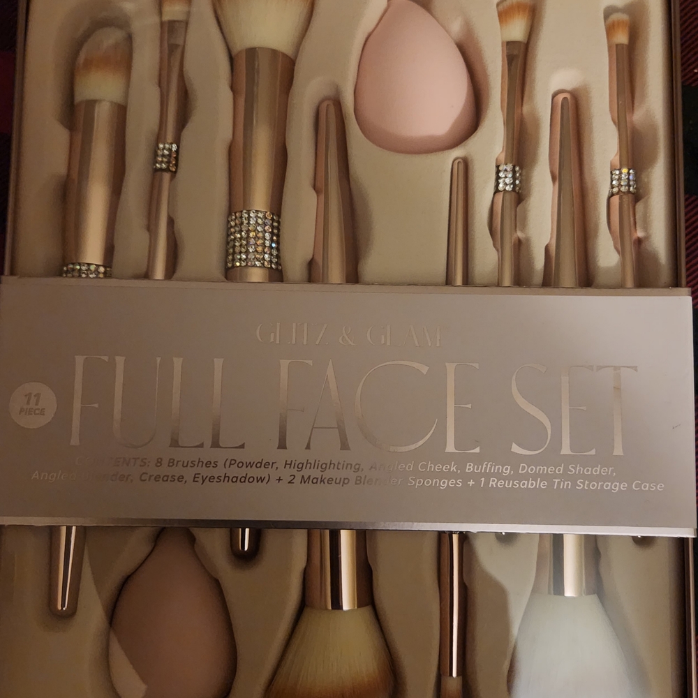 Gild & Glam Rose Gold Full Face Brush Set with Pink Sponge